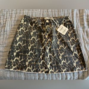 Dani & Davi NWT Med Skirt